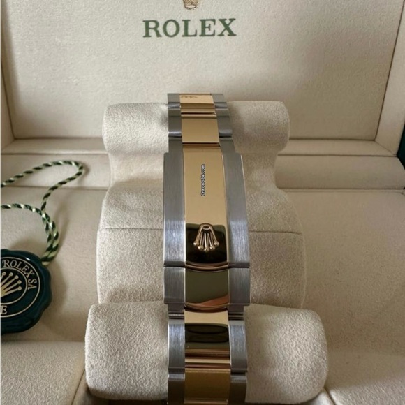 Men’s Rolex Date Just 41mm Two Tone Black Index Dial Jubilee 126333 Pre-Owned - Picture 4 of 5